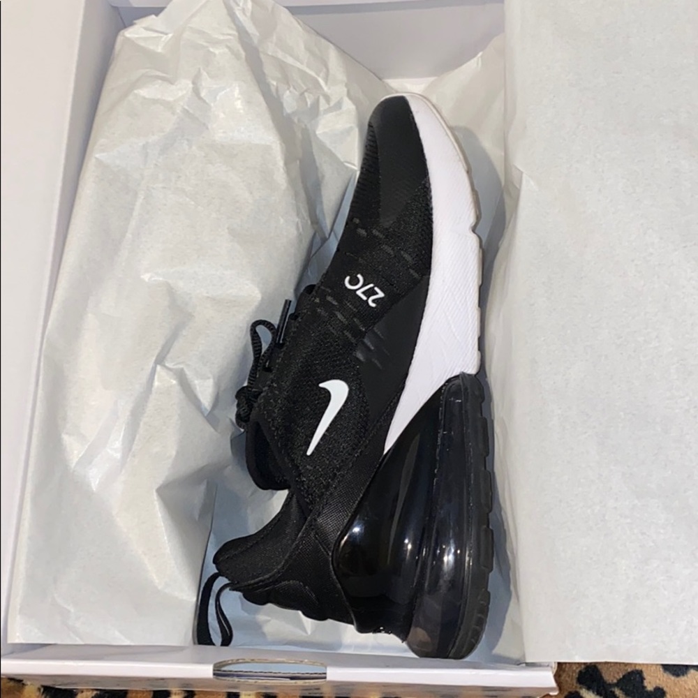 Nike Air Max 270 worn once